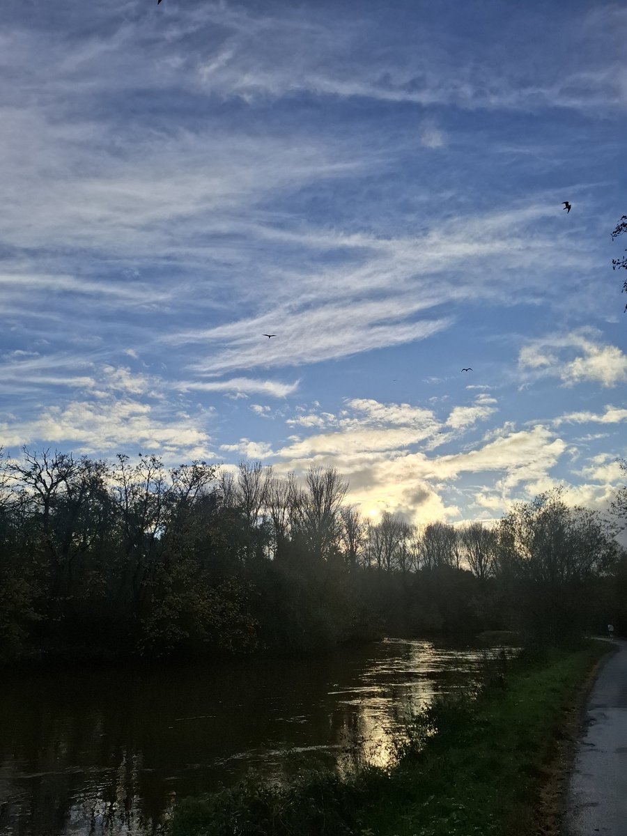 From this afternoon's walk along the Lagan...glorious end after a very wet start <a href="/bbcniweather/">BBC NI Weather</a>  <a href="/WeatherCee/">Cecilia Daly</a> <a href="/barrabest/">Barra Best</a>