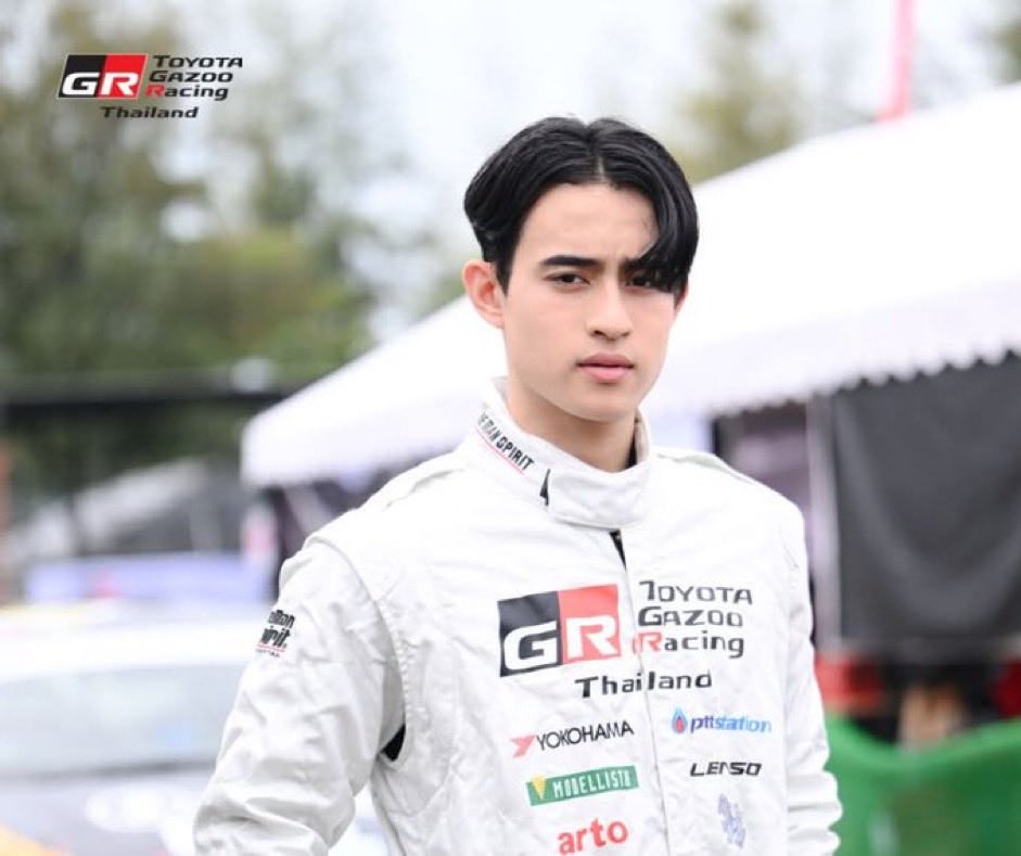 Idareyou2sing's tweet image. Barcode could put on his racing gear for Halloween 🎃 
#barcodetin #Tinnasit #Unit