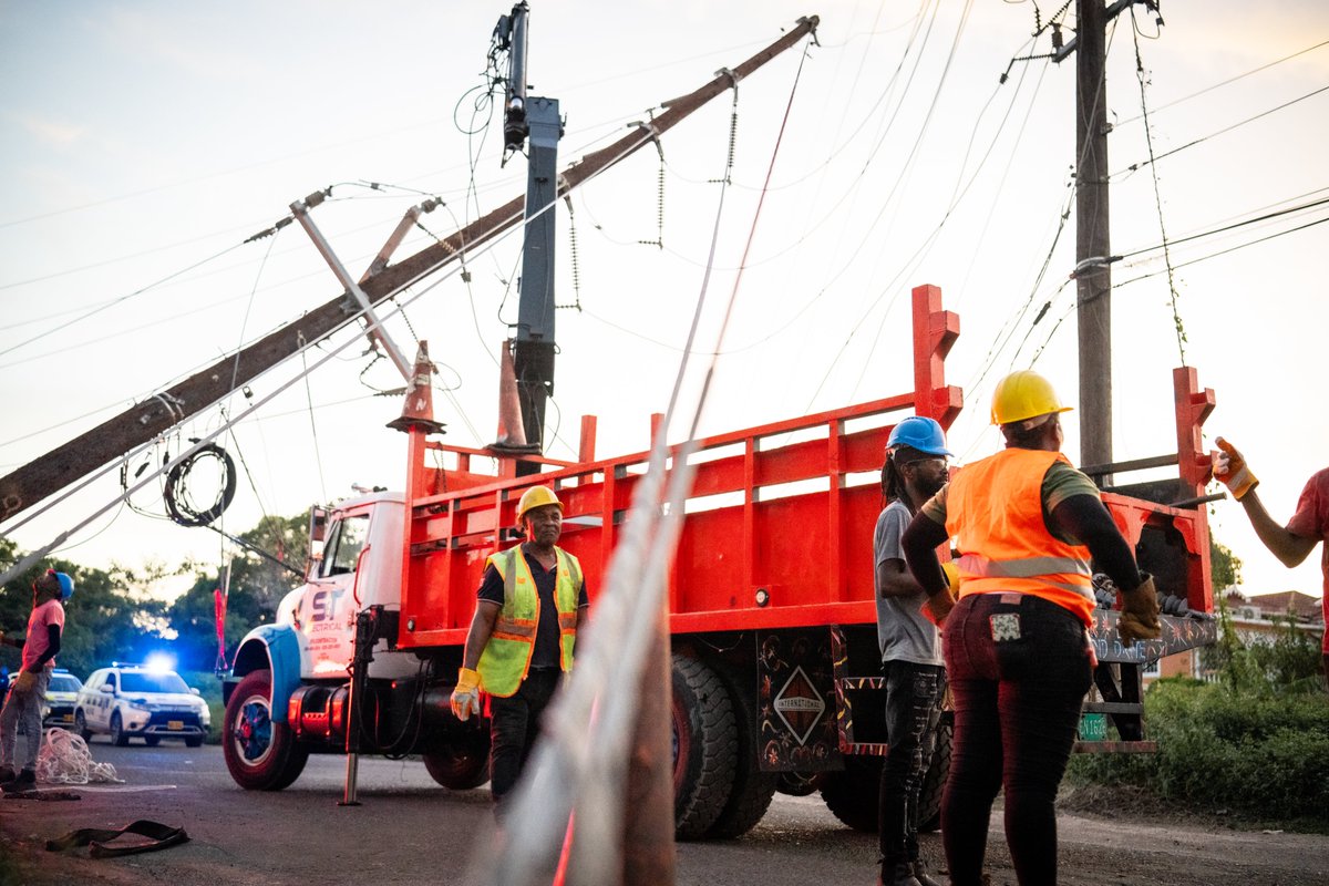 myJPSonline's tweet photo. The damage is great, but our commitment to you is greater.

Our teams are working 24/7

We are in the critical damage assessment phase to understand the extent of the work. At the same time, our crews are already restoring power to customers where it is safe to do so. https://t.co/8cY62nYrrH