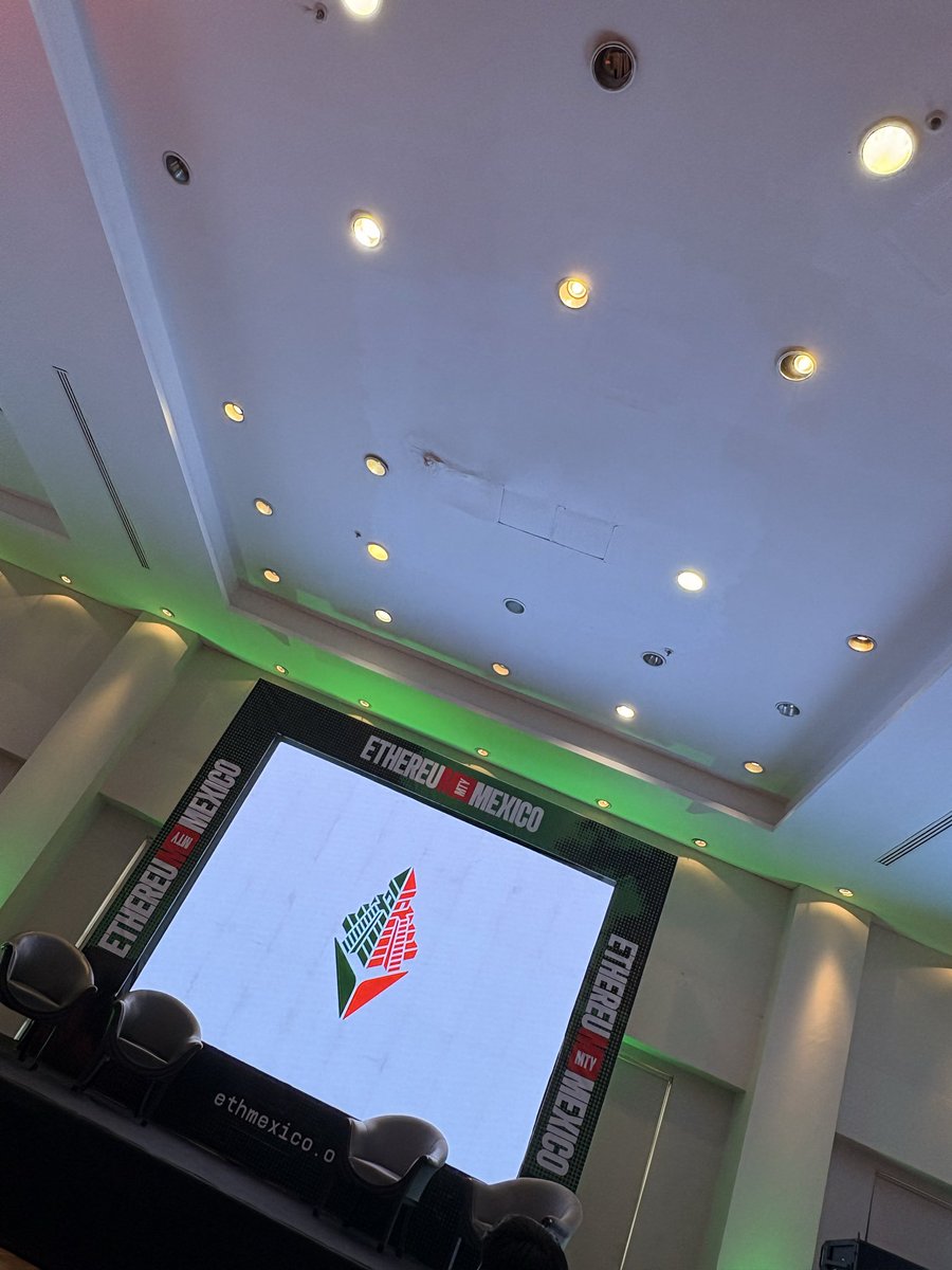 katymepu's tweet image. #ETHMexico2025 @etherum_Mexico Ya llegamos...