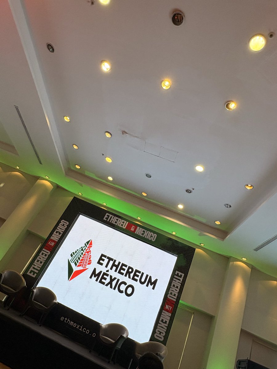 katymepu's tweet image. #ETHMexico2025 @etherum_Mexico Ya llegamos...