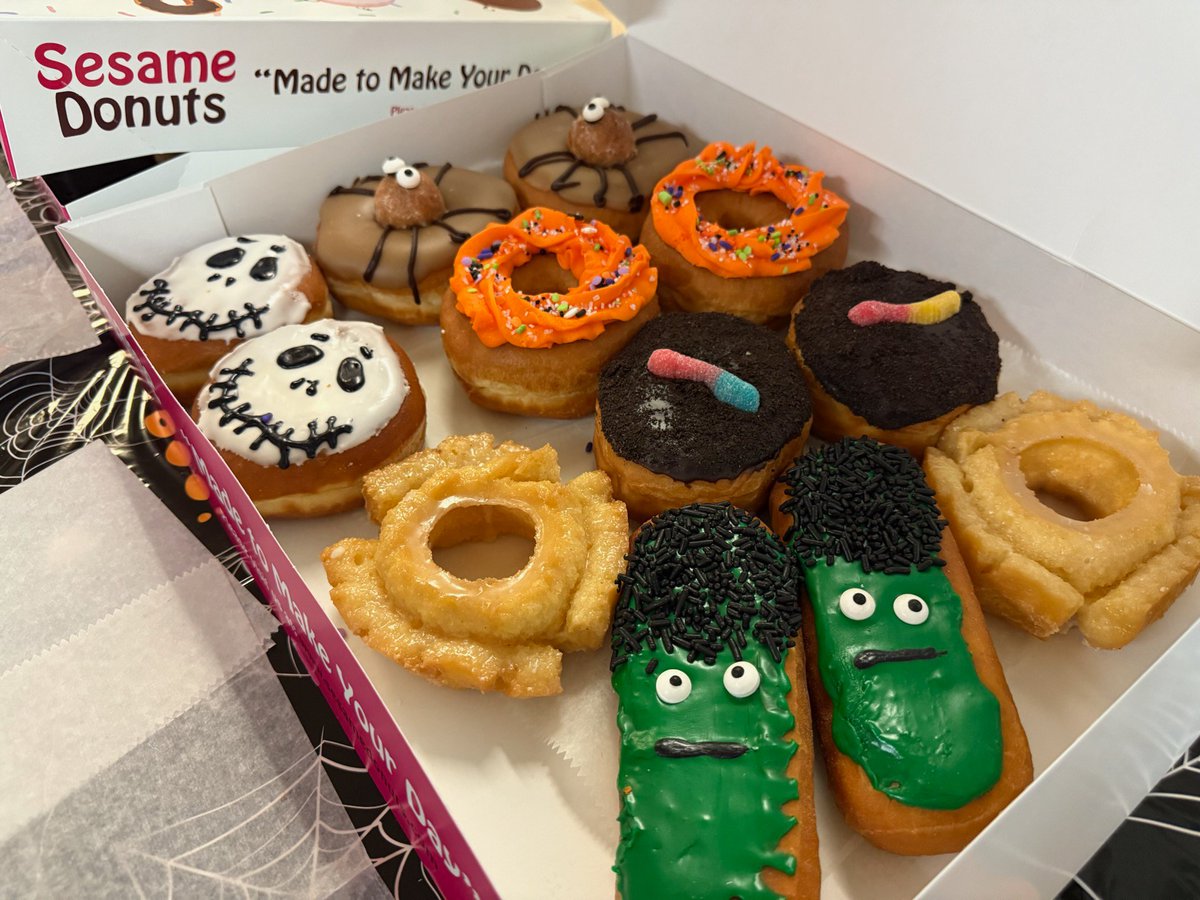 Happy Halloween! We had to start All Hallows’ Eve with some of Sesame Donuts’ special spooky designs, including Frankenstein’s monster and Jack Skellington!