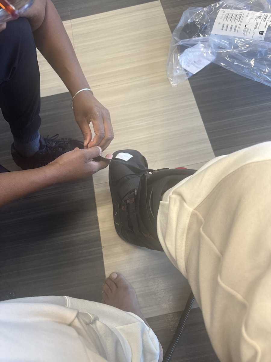 CoreyBBrooks's tweet image. Day 62 — Even with this heel issue, the mission doesn’t stop. I’m in the boot for two days, healing up and getting ready to walk strong through Richmond, Virginia on Monday. Nothing can stop purpose! 🙏🏾
#WalkAcrossAmerica #ProjectHOOD #OneMillionSteps
Projecthood.org