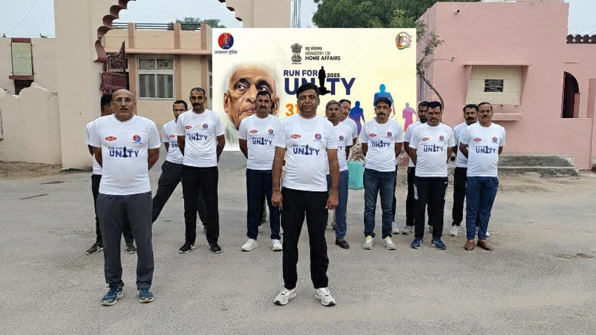 #Kolayat_थाना द्वारा लौह पुरुष सरदार वल्लभभाई पटेल जी की 150वीं जयंती पर ‘Run for Unity’ कार्यक्रम आयोजित
#बीकानेर_पुलिस की ओर  नमन एवं भावपूर्ण श्रद्धांजलि
Ekta Diwas Bharat @ektadiwasbharat
#Bikanerpolice
#RajasthanPolice
#RunForUnity #SardarPatelJayanti #NationalUnityDay