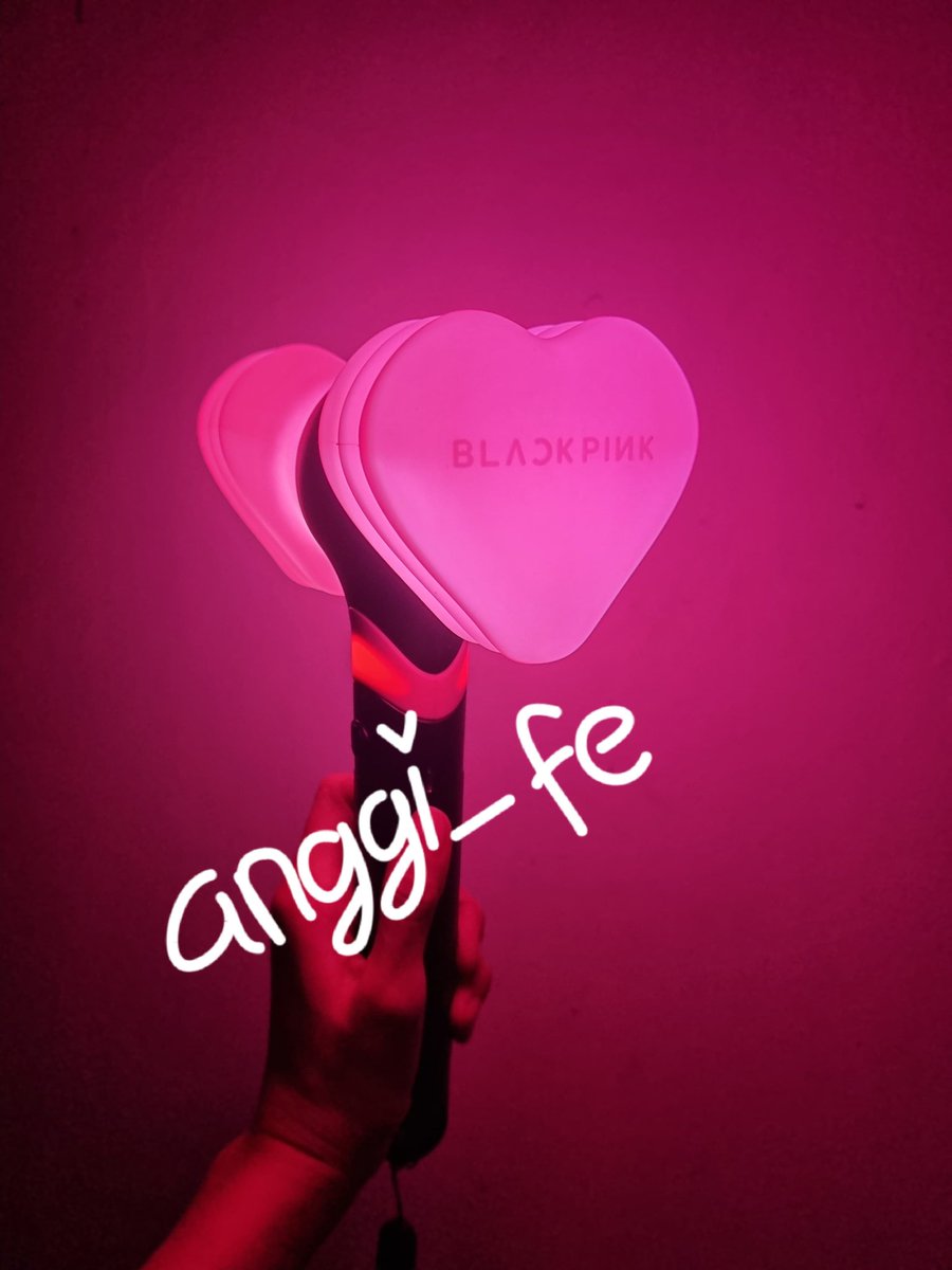 anggi_fe's tweet photo. *OPEN RENT / WTR LIGHTSTICK BLACKPINK V2 "DEADLINE IN JAKARTA"

✅️available day 1 &amp; day 2
💰fee 250k/day
🔋include baterai
🤝🏻COD venue
📩tanya2 bisa dm yaa 🖤💖 https://t.co/mp1WNCO7Fg