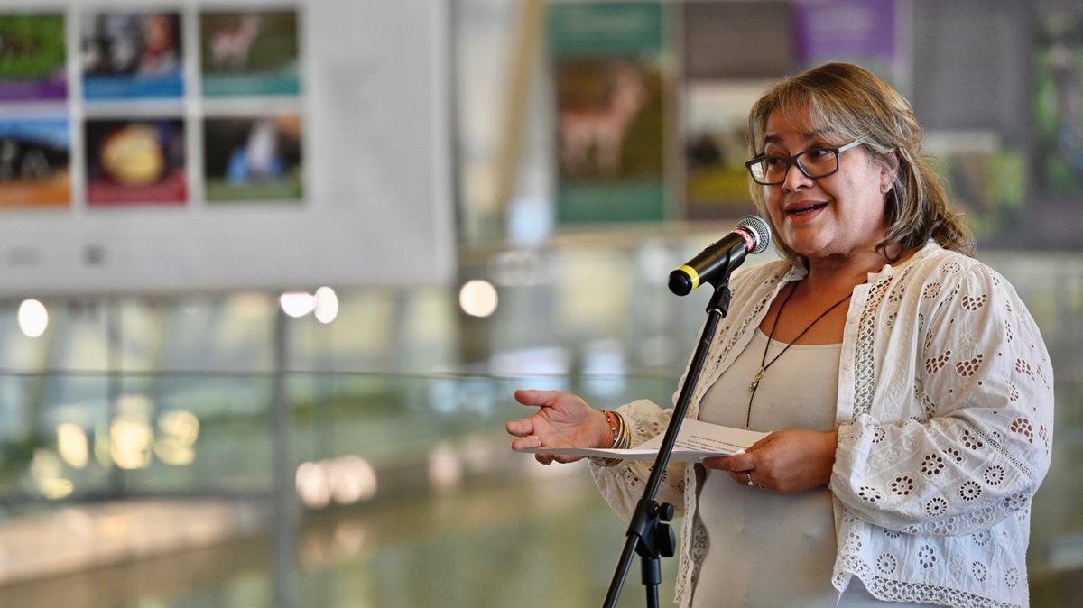 🎞️Quedó inaugurada en el <a href="/aerodecarrasco/">Aeropuerto Carrasco</a> la muestra "Clemente Investiga" del <a href="/IIBCE/">Instituto Clemente Estable</a>, una fotogalería que presenta líneas de trabajo del Instituto, promoviendo la divulgación científica. 

Podrá verse allí hasta el 30/11. Luego, a través de <a href="/espaciosmec_uy/">Espacios MEC</a>, recorrerá el país de