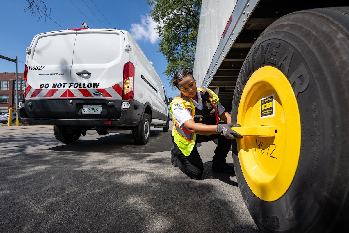 ChicagoDOF's tweet image. Proud to see City of Chicago’s own Charles “Chuck” Billows featured in Podcast Episode 1 of Parking Live. 🎙️

The DOF deputy director breaks down how the City is investing in frontline safety through smart tech, training &amp;amp; thoughtful policy.
Listen here: chi.gov/47yLXsS
