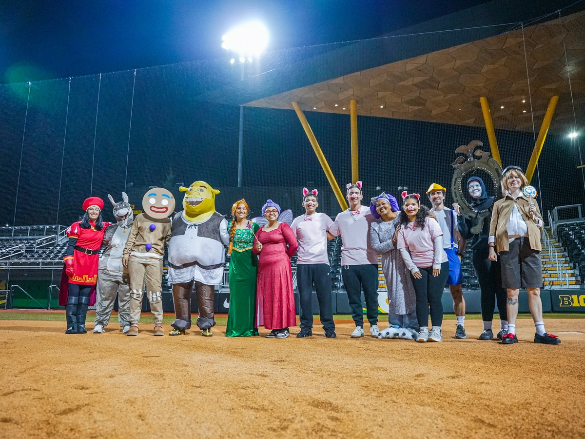 OregonSB's tweet image. Spooky things loading........

#GoDucks | #Version8