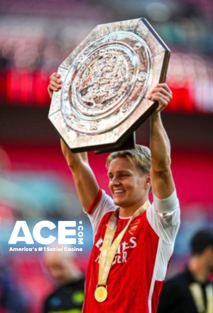 afct_rey's tweet image. 🚨👀#Odegaard is back training on grass —at the Sobha Realty Training Centre 🔴⚪💪 #afc 
The  #Arsenal  Captain is set to feature in the #londonderby.