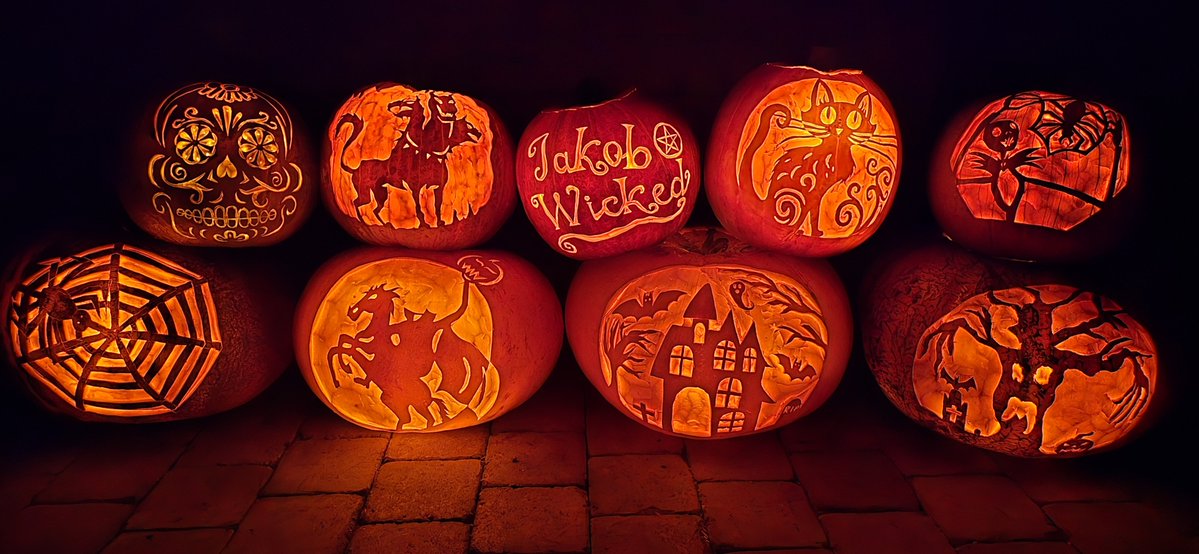 Happy Halloween🎃🐈‍⬛🦇🕸🕷💀👻