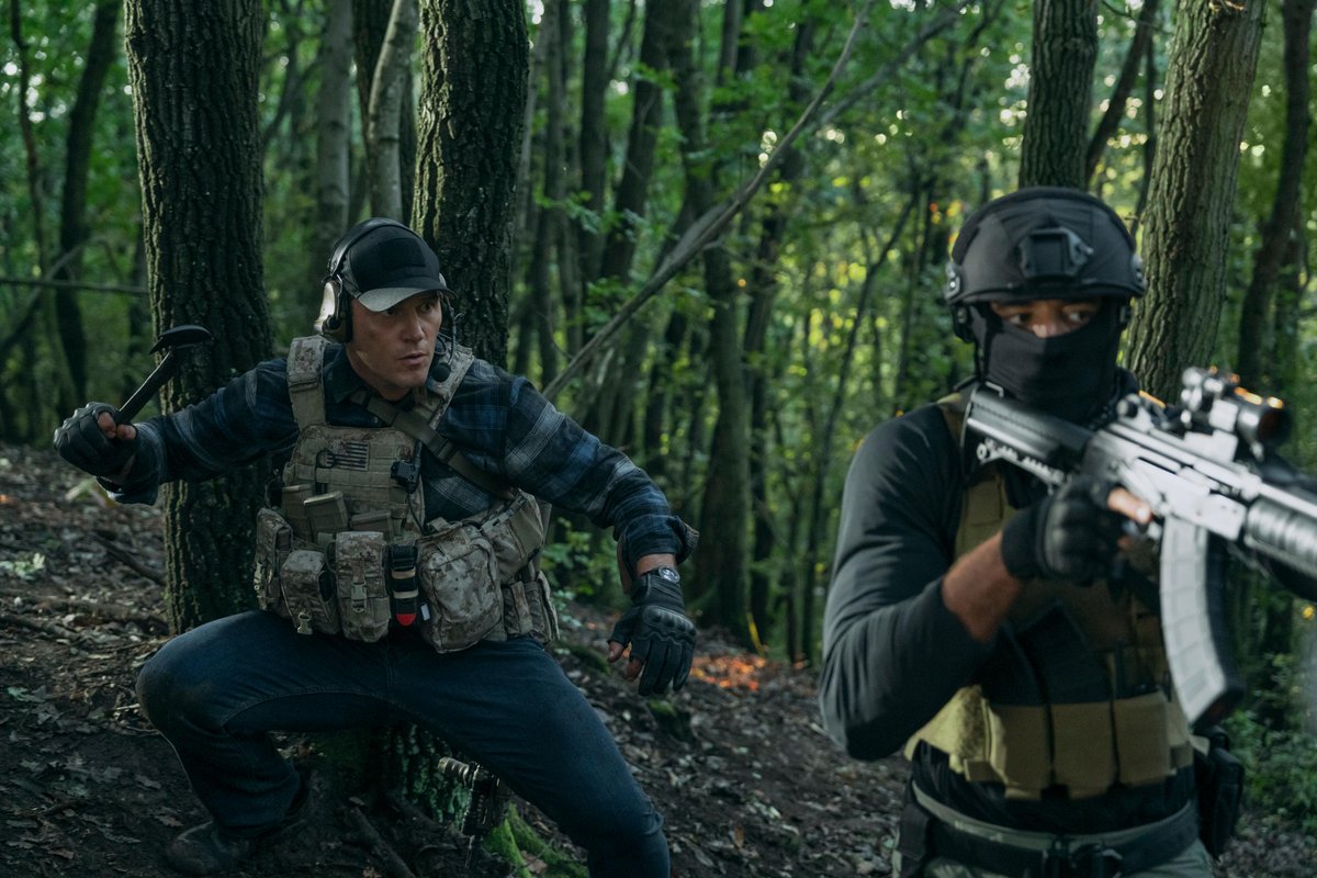 TerminalListPV's tweet image. Tomahawk incoming. Watch all episodes of The Terminal List: #DarkWolf -- Now streaming on Prime Video.