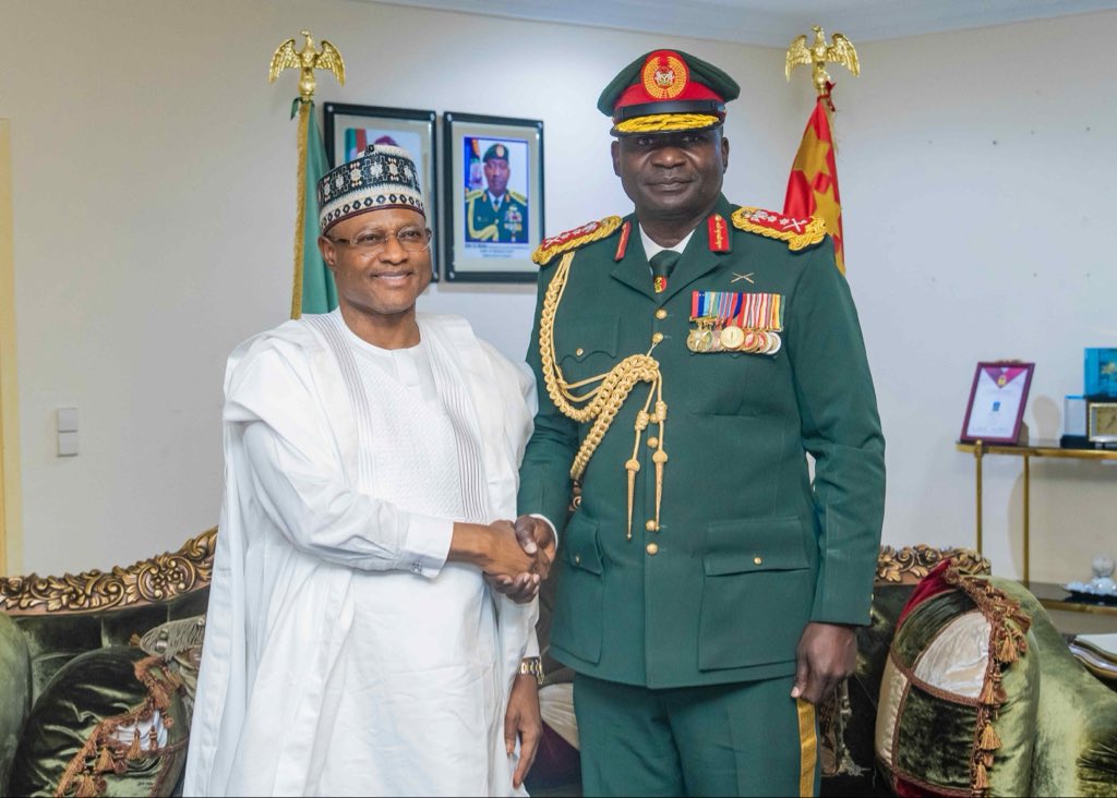 ubasanius's tweet image. Today, I paid a courtesy visit to our distinguished son and patriot, General Christopher Gwabin Musa (rtd), to personally congratulate him on his successful and meritorious service to our dear nation as Chief of Defence Staff.

General Musa served with uncommon courage,…