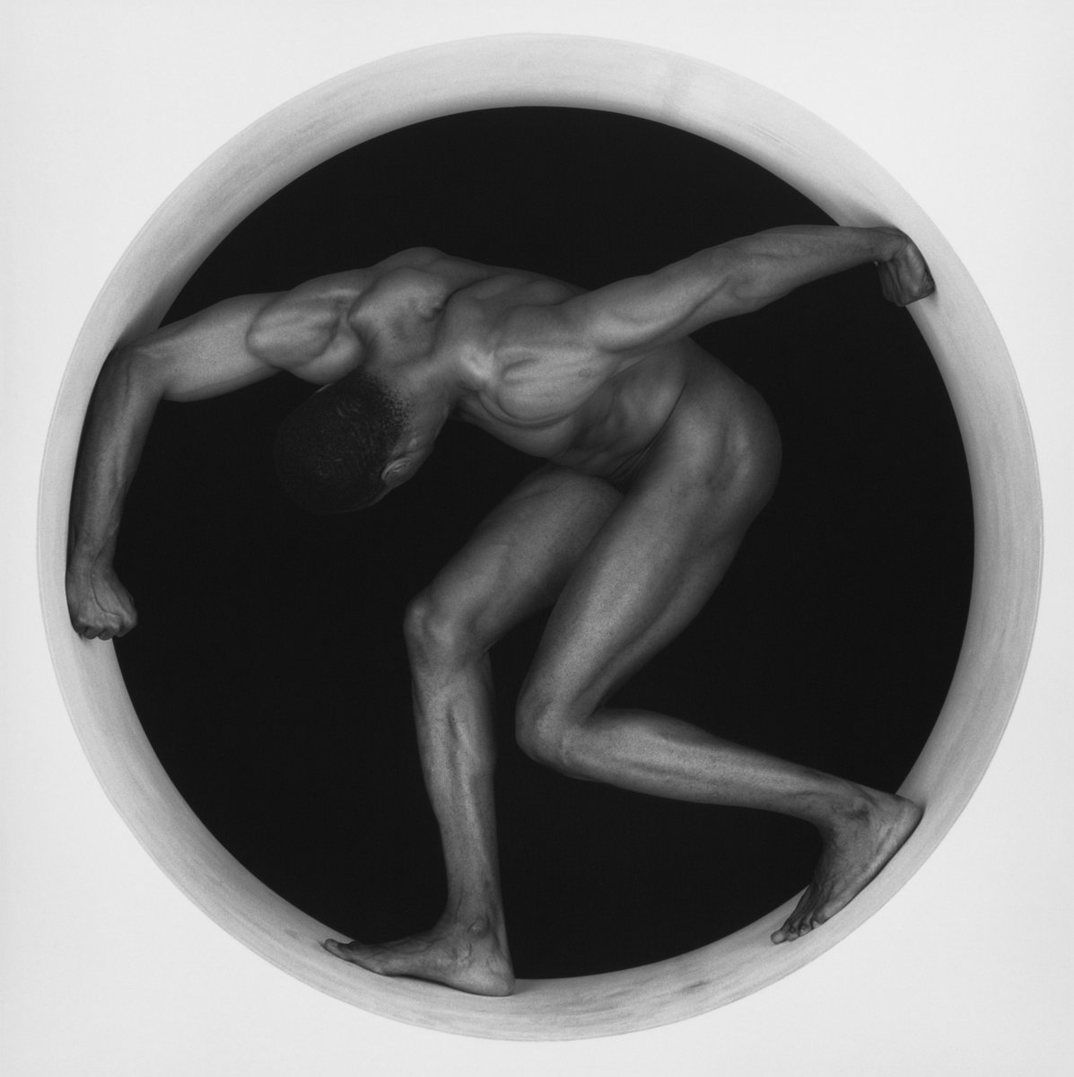 📷Dal 29 gennaio al 17 maggio 2026 'Robert Mapplethorpe. Le forme del desiderio' arriva a Milano con un’ampia e inedita selezione delle opere più iconiche, potenti e audaci del fotografo statunitense. La mostra a Palazzo Reale

ℹ️tinyurl.com/4r7a4pcm