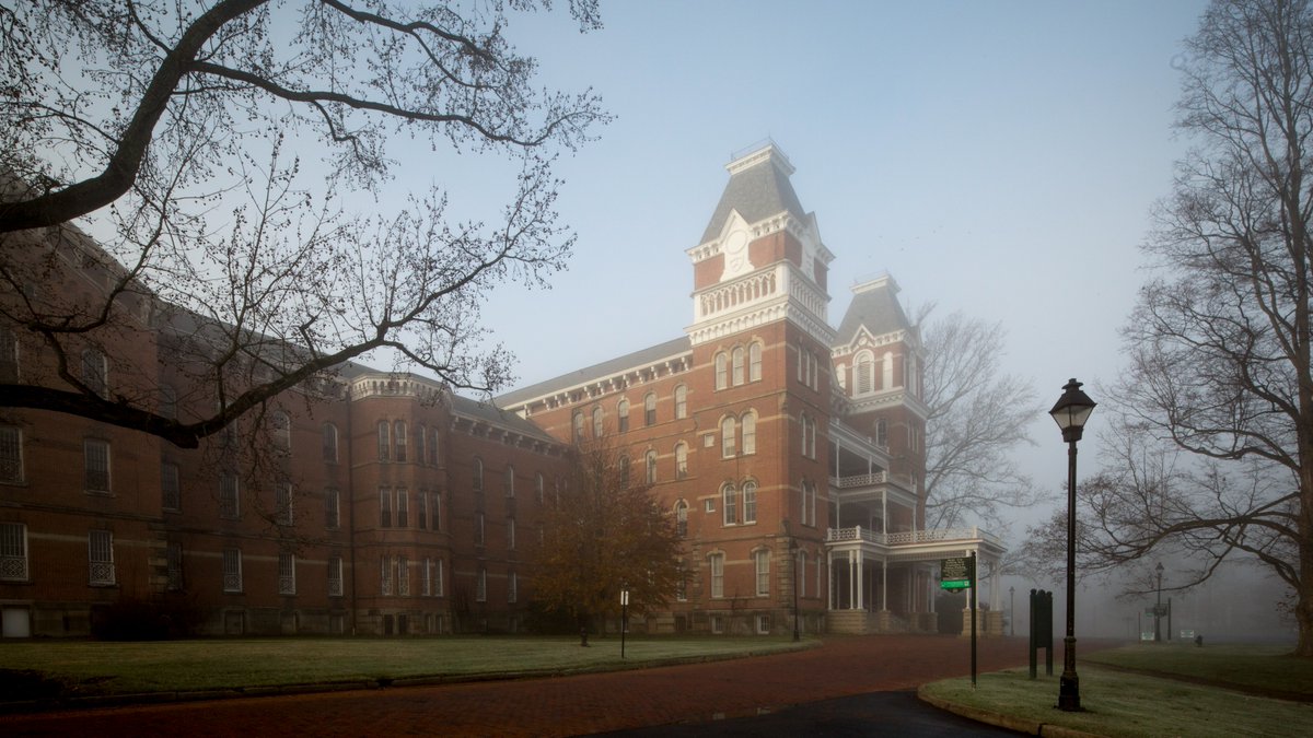 OHHeartofitAll's tweet image. The spookiest day of the year calls for a stop at one of Ohio&apos;s spookiest destinations - and these haunts are sure to get your heart racing!
👻 😱 👉  ohio.org/haunted

#OhioTheHeartofitAll #HappyHalloween