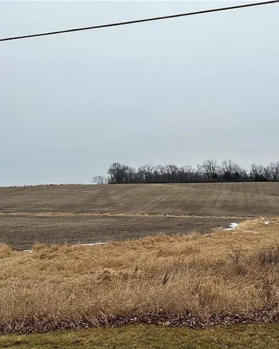 So excited Berkey Homebuilders closed on this lot at 860 W 28th St S in Newton! 🏡 A beautiful custom home is about to take shape, and I can’t wait to guide my clients through the build. Stay tuned — it’s going to be amazing! ✨