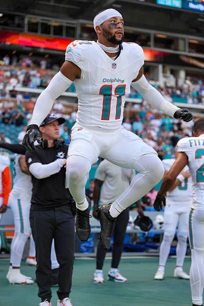 Terrapins247's tweet image. Former Terp Dante Trader led all players with 13 tackles last night 🐢