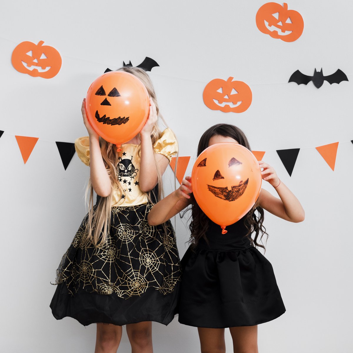 DoubleTreeDCC's tweet image. Wishing you a spook-tacular Halloween filled with treats, fun, and a little magic! 👻🎃