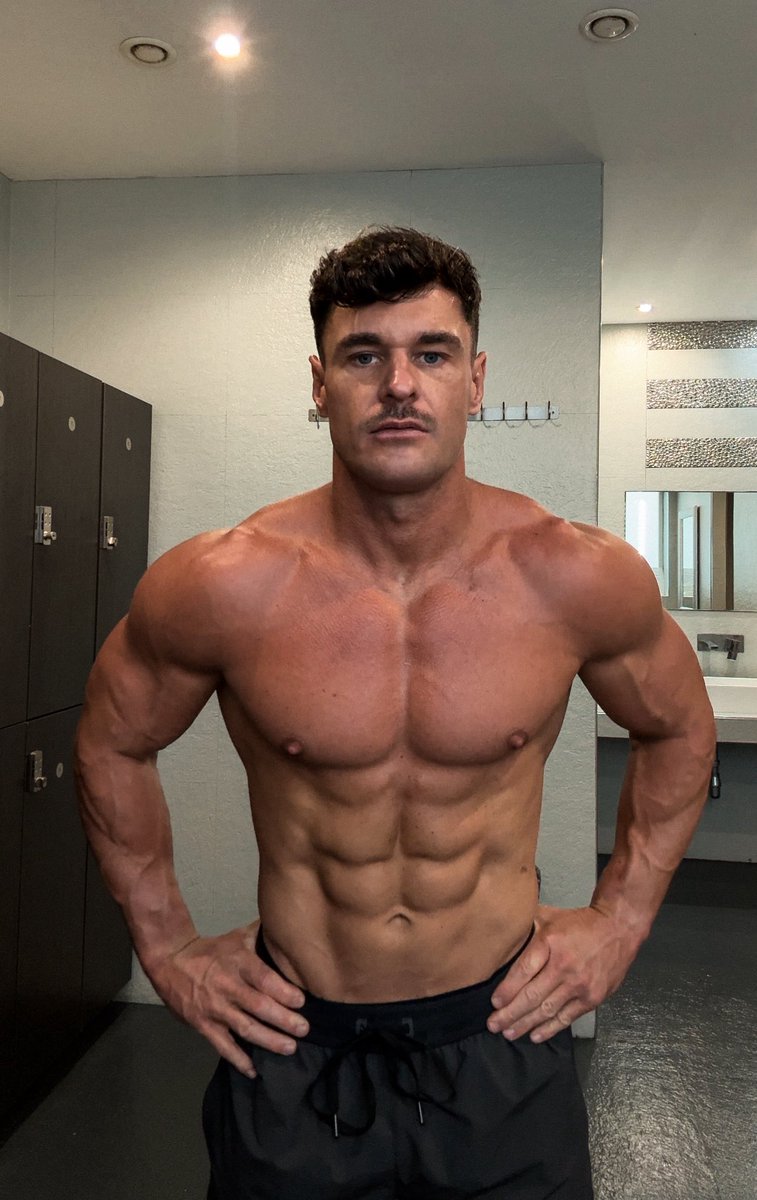 fasted cardio → doesn’t burn more fat overall

carbs or sugar → won’t make you fat, too many calories do 

intermittent fasting → doesn’t slow your metabolism

six small meals a day → doesn’t boost your metabolism

meal timing → comes down to personal preference

certain