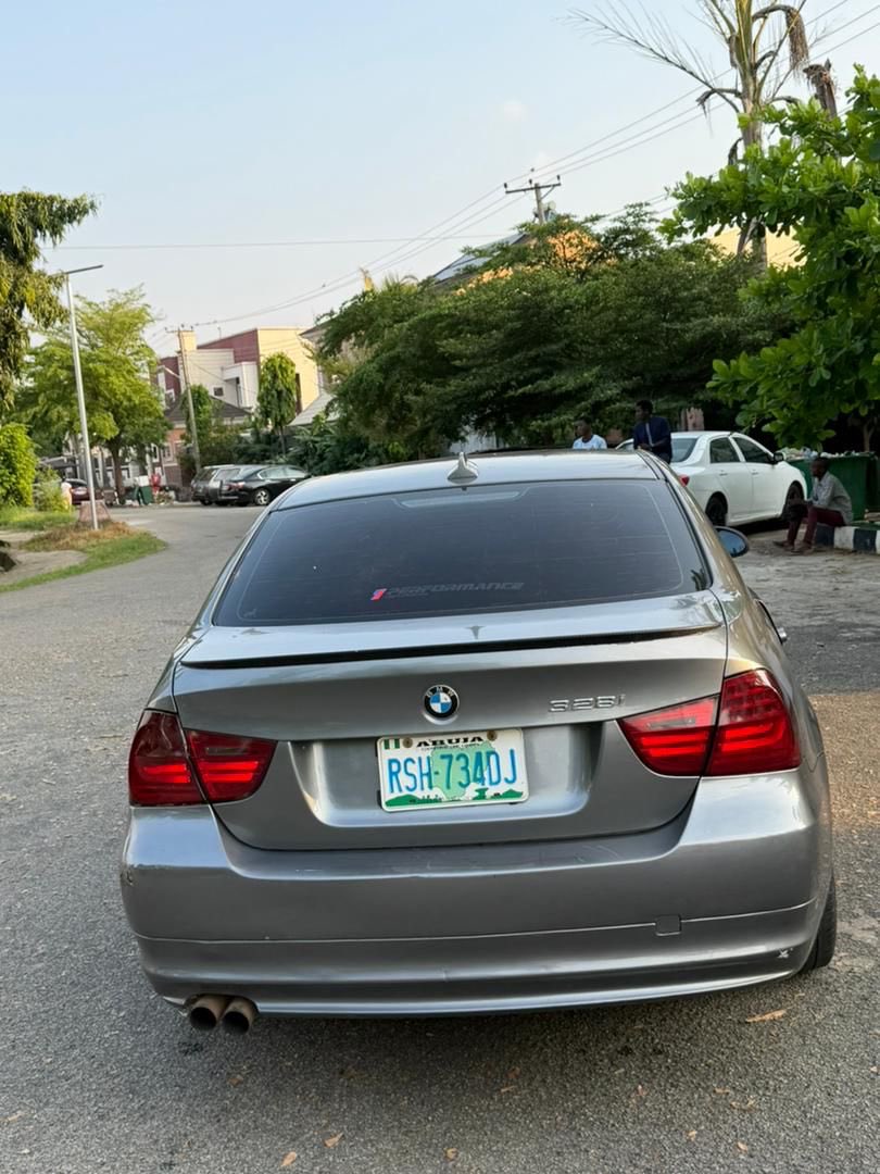 Distress Sell
BMW 3 Series E90
Untampered Engine 
AC Chilling Standard 
Price 3.8 Million Only
Owner’s House Abuja