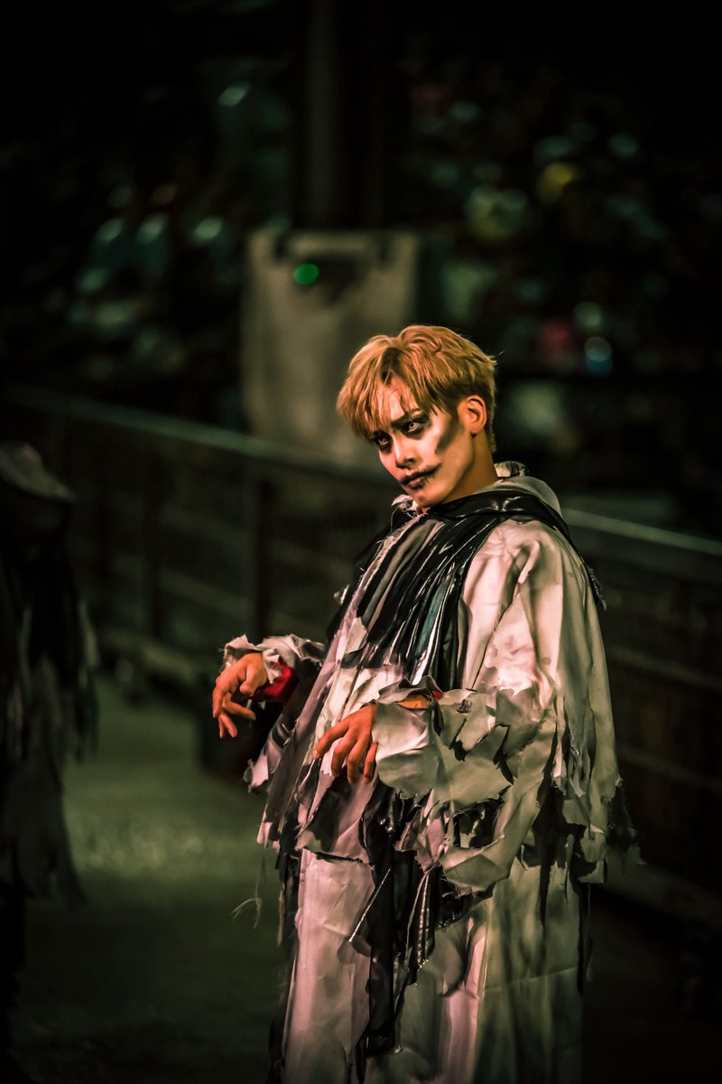 rainy_soul_7's tweet photo. ハロウィーン ホラーナイト 〜オールナイト〜
スペシャルショー

#USJファン https://t.co/YJOWito46U