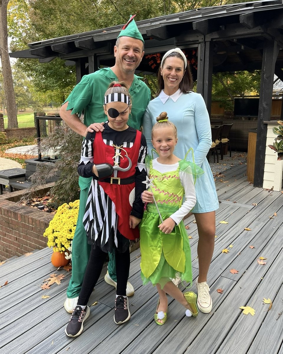 Trick or treat 👻

The Walz family wishes you a Happy Halloween 🎃

#GoCards