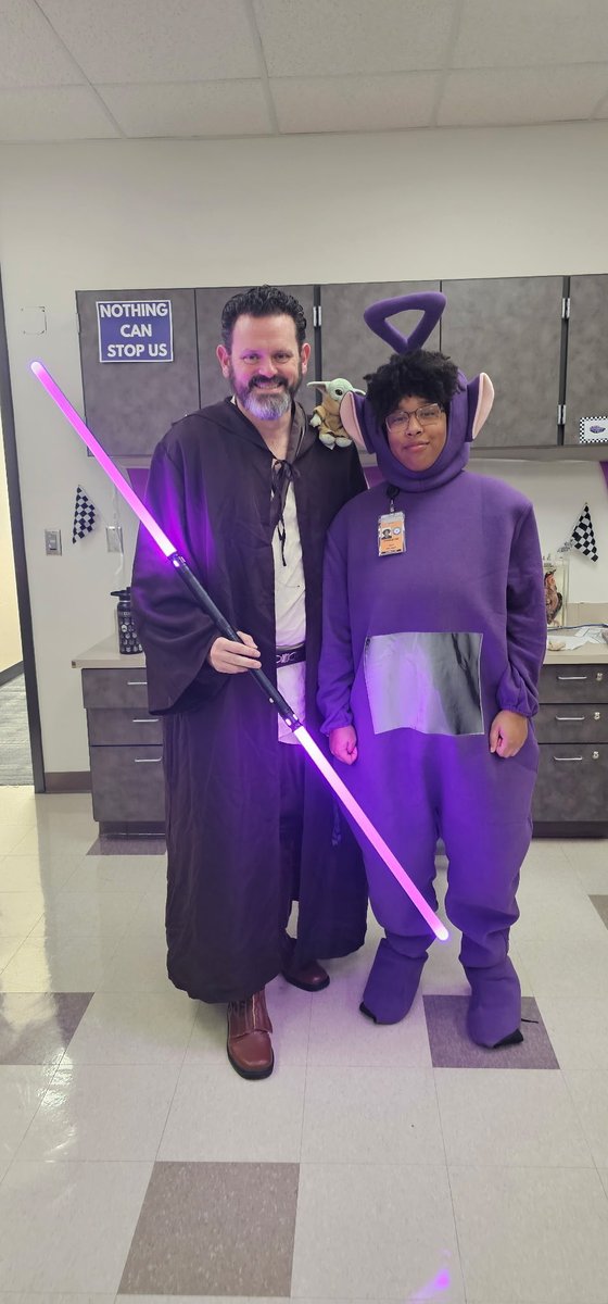 HumbleLib's tweet image. These two Wildcats are always showing their school pride🎉🎉