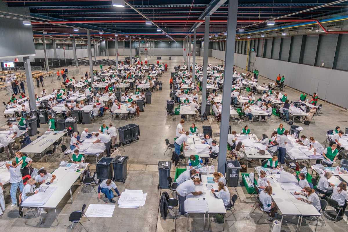 In Utrecht zijn woensdag 215.946 stemmen uitgebracht. Op wie precies dan, en waar dan, en de verschillen tussen de wijken, en wat de trends zijn in de afgelopen jaren: álles staat bij elkaar op deze fijne pagina🔴👉direc.to/nDc1