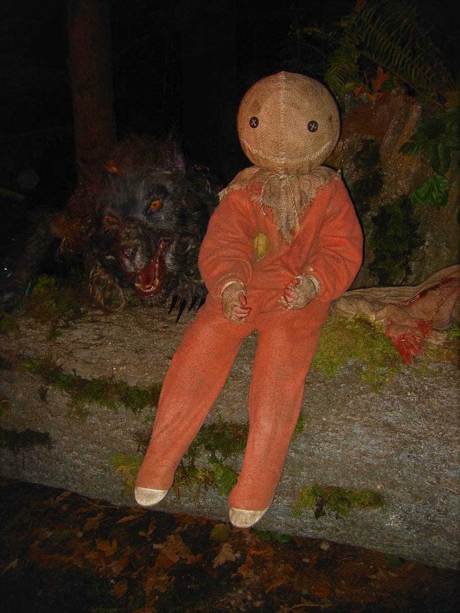 quinnlord's tweet photo. @CinemaOfScreams BTS of that scene for you....🎃 #trickrtreat https://t.co/4hlW7PyAzF