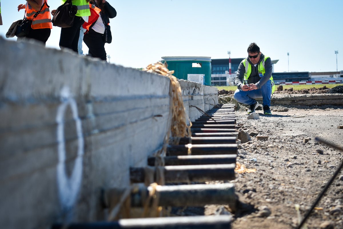 ✈️AVANCE DE OBRA
Recorrimos junto a más de 30 agencias de viaje las obras de modernización del <a href="/AIR_Rosario/">Aeropuerto Internacional Rosario</a> .

🌎La conectividad aérea será clave para potenciar el desarrollo turístico y productivo de Santa Fe.