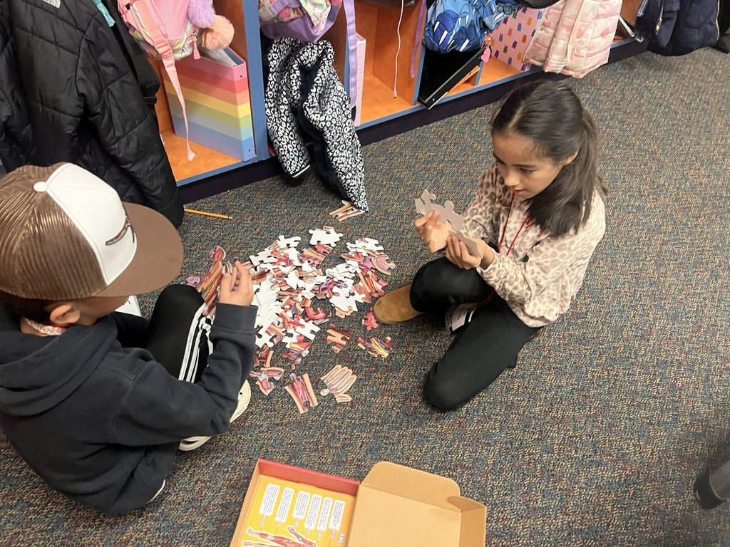 PCESMustangs's tweet image. 🧠🩺 3rd grade surgeons in action! To celebrate the end of our Human Body unit, students dressed up as doctors and showed off what they’ve learned. Learning has never looked so healthy! #PCES #SpringHillSchools