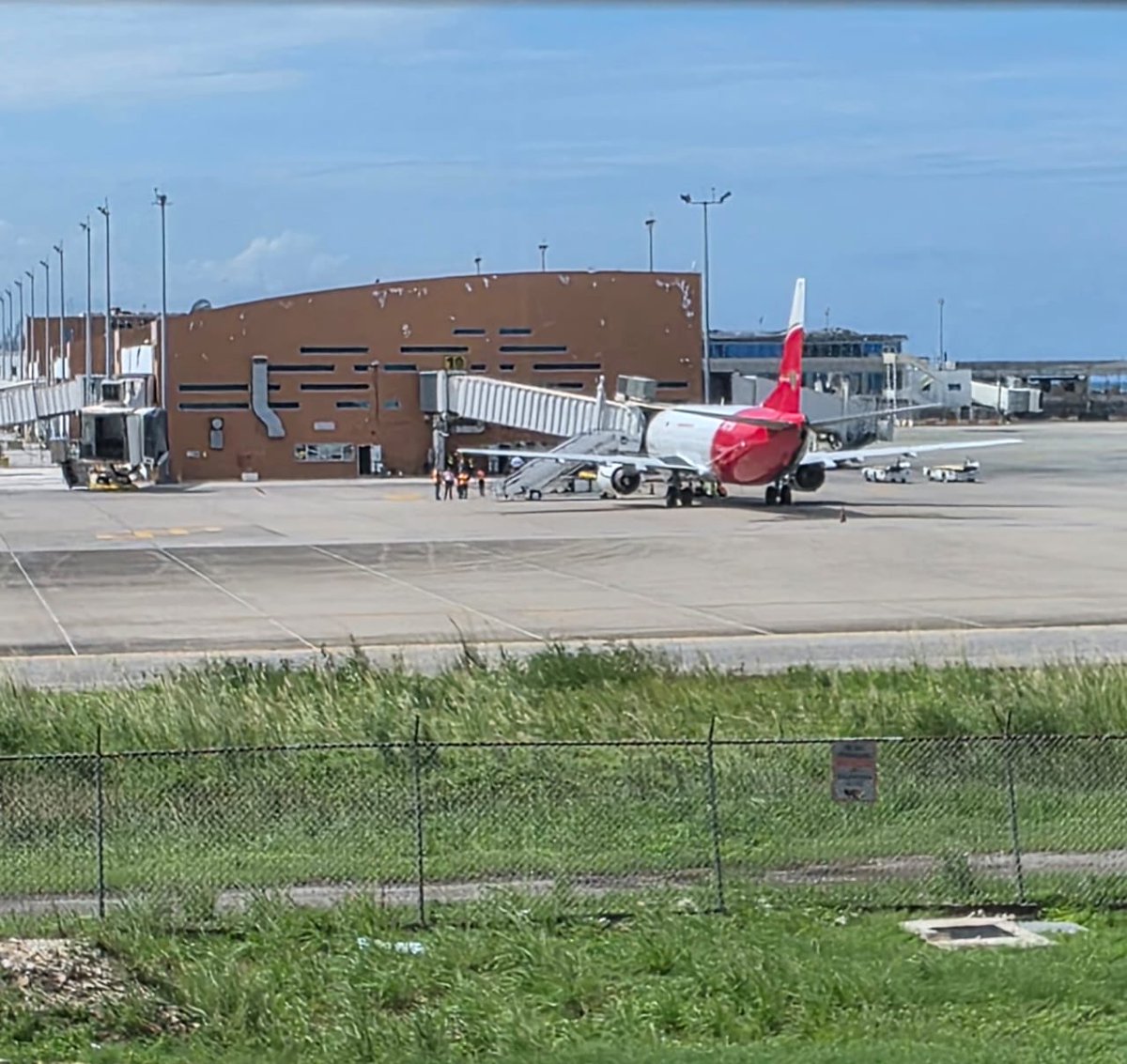 tkmsingh's tweet photo. Relief Flight ✈️ At Sangster International AirPort ✈️✈️✈️✈️ Getting the Job Done ✅ Team #JCAA - One JCAA https://t.co/92kXa1XfLq