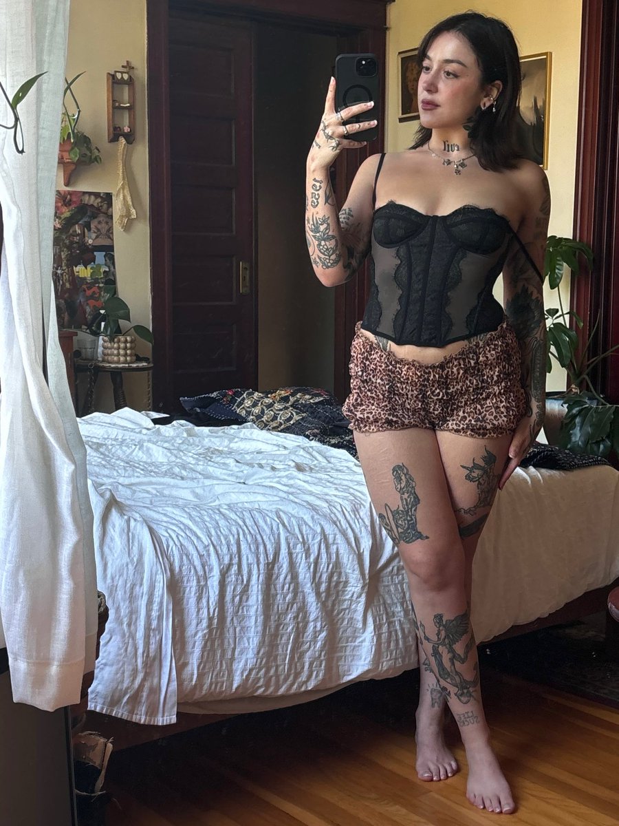 holytuesday ☘︎ tweet media