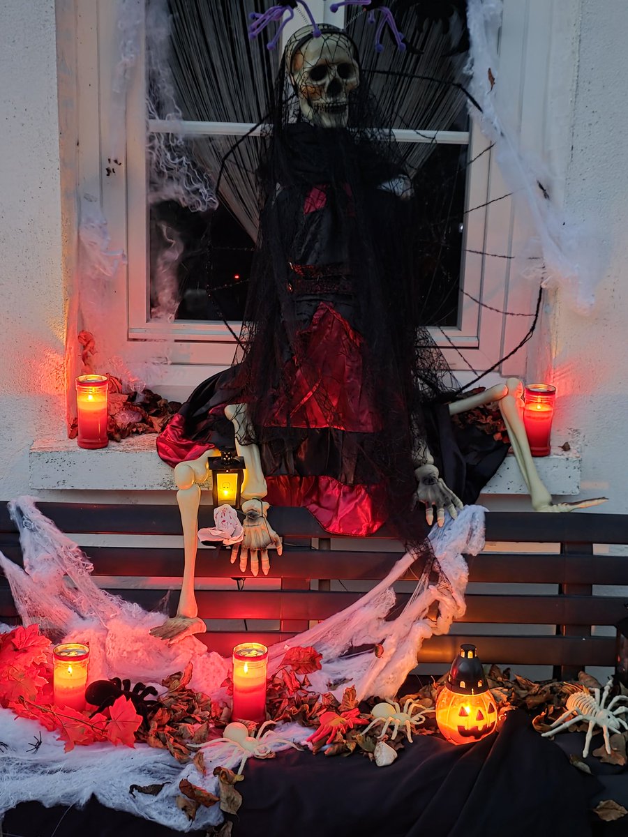 Passez tous une belle soirée 
Et happy halloween 🎃 🌛🕸🕷🐀🍁🍂🕯👻💀
