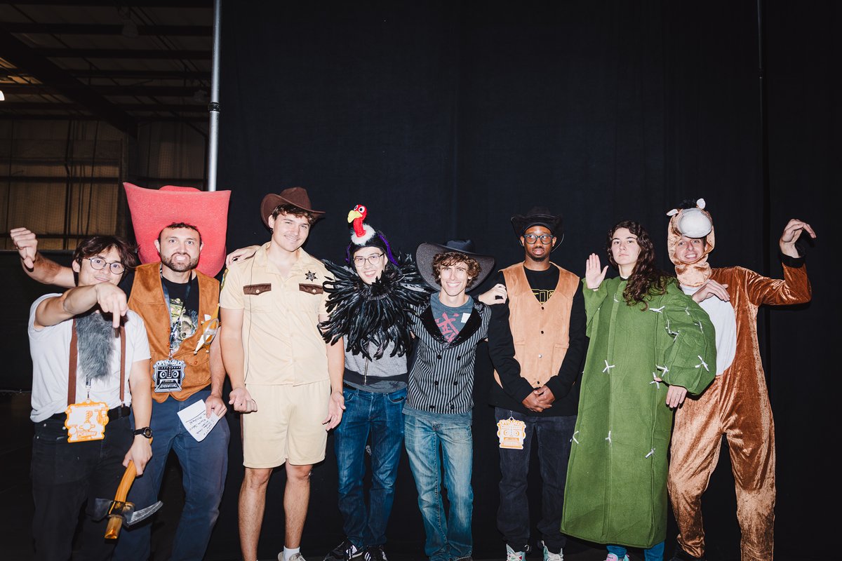 OpenSauceLive's tweet photo. 🎃 HAPPY HALLOWEEN 🎃

while we're on the topic of costumes... who was the best dressed of the Scare the Coyote cast? 🤔 https://t.co/NQTMLoFNkz