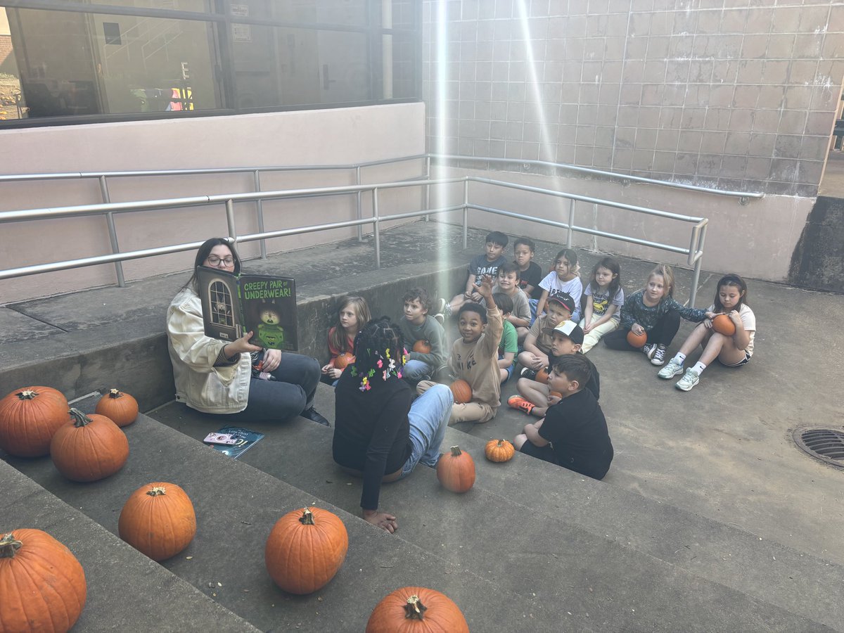 🎃📚 Pumpkin Patch Fun at Lamar! 🍂

Students had a blast at the Lamar Pumpkin Patch, and a huge shout-out to librarian Audrey Speed for her fantastic idea that made it extra special! A heartfelt thank you to our amazing community of donors!