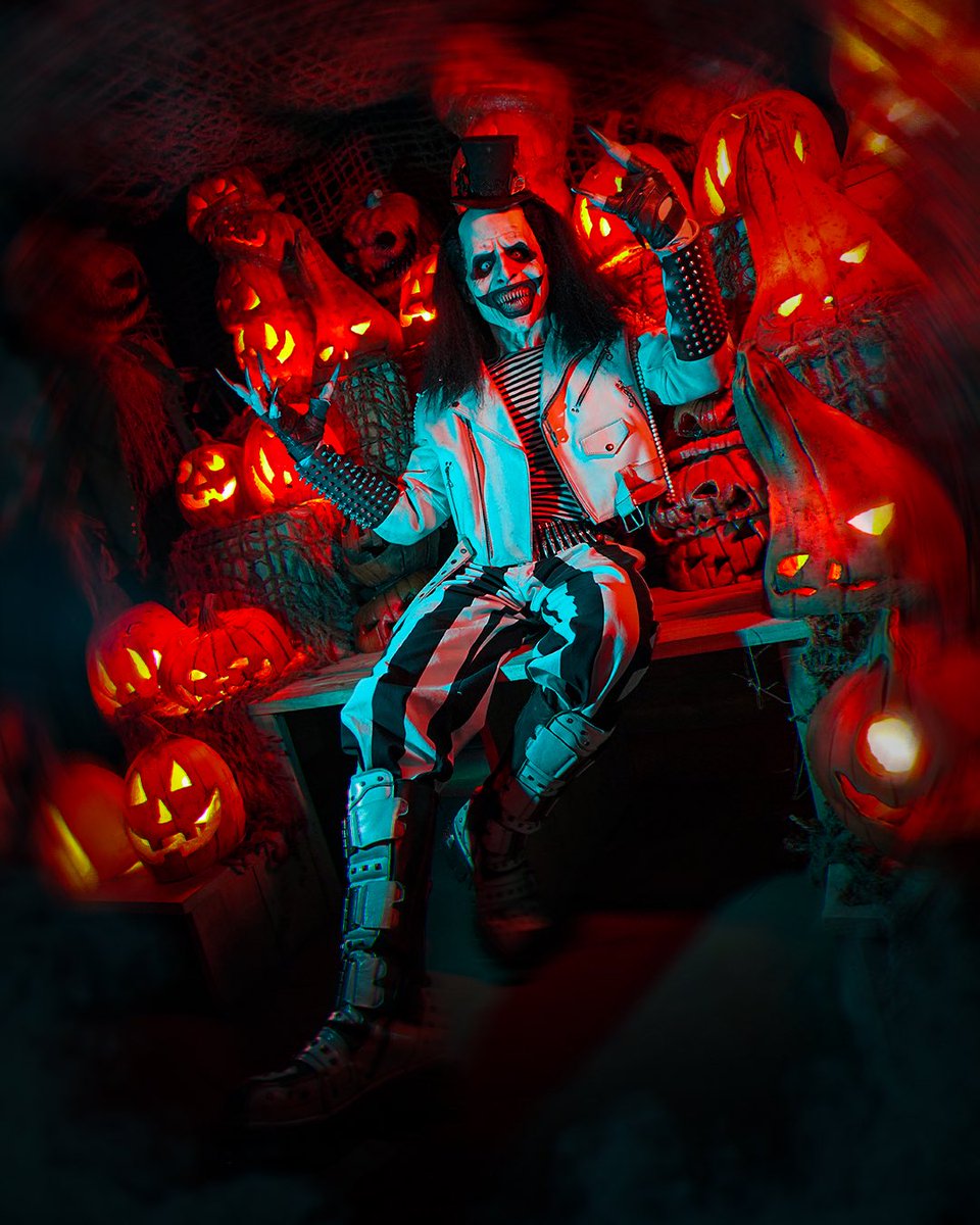 Happy #Halloween! 🎃 La noche más terrorífica del año ya está aquí y en Horrorland lo tenemos todo listo para vivir este fin de semana a lo grande 💀💚. ¿Te atreves?

#Horrorland #ScreamPark #HorrorBox