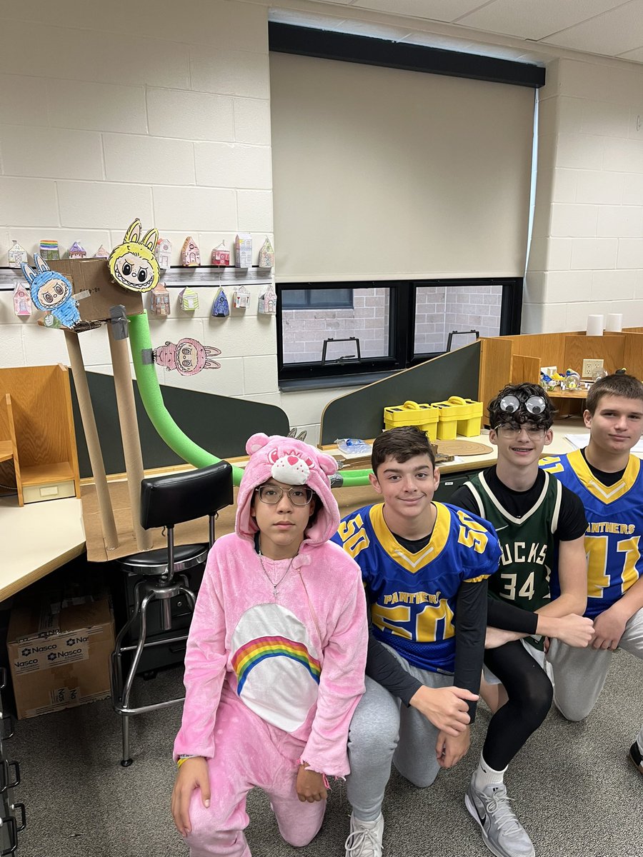 SteamMrs's tweet image. 8th grade Roller Coaster were AMAZING! #steam @LopatMS