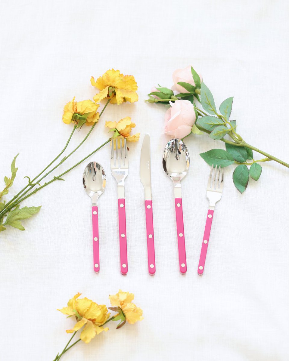 ANNOVAme's tweet image. Our new flatware style! Coming soon. Which color do you like best?

#ANNOVA #ANNOVAME #TableSetting #TableDecor #Tablescape #Tableware #TableStyling #TableSettingIdeas #TableDecorInspo #TableDecorIdeas #tree #christmas #christmasinspo #decor #hosttips #DinnerParty