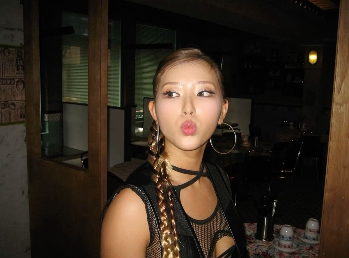 dressed up as lara croft this year 🎃 happy halloween!
open.spotify.com/track/2xaaJcmv…