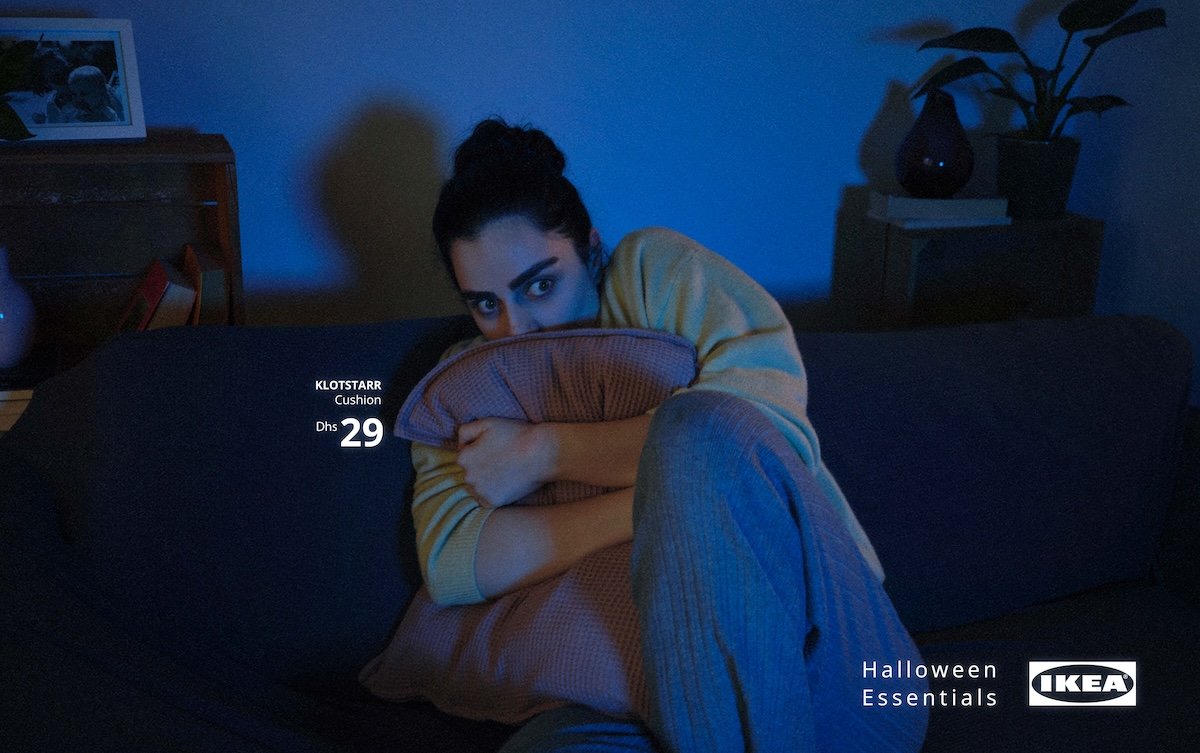 LKlufczynski's tweet photo. Kiedy robi się strasznie, wszyscy chowamy się za najbliższą poduszką lub poszwą na kołdrę #Halloween #IKEA #Marketing https://t.co/4NRMpISvn4