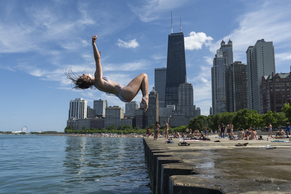 TylerLaRiviere's tweet image. Chicago Weather, 2025. | Tyler Pasciak LaRiviere/Sun-Times