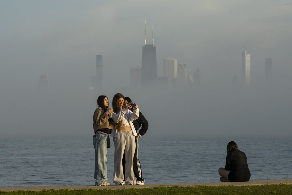 TylerLaRiviere's tweet image. Chicago Weather, 2025. | Tyler Pasciak LaRiviere/Sun-Times