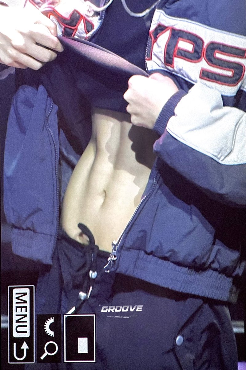 𝗴𝗿𝗼𝗼𝘃𝗲 tweet media