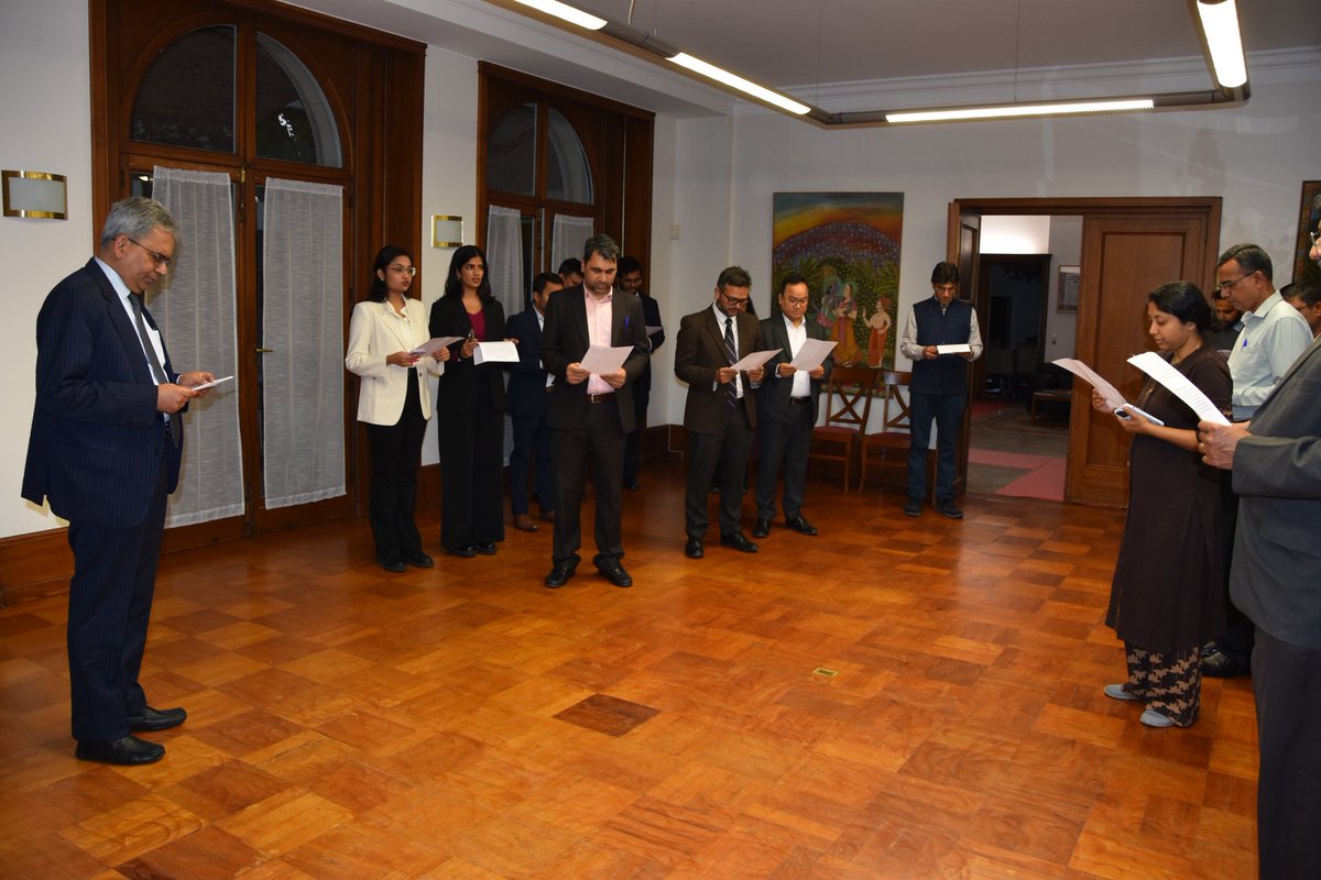 IndEmbassyBru's tweet image. Observing #RashtriyaEktaDiwas on 150th birth anniversary of #SardarVallabhbhaiPatel, the Iron Man who united India,  Amb @AmbSaurabhKumar administered &apos;Rashtriya Ekta Diwas&apos; Pledge to all India based Officers and Officials of the Mission.

#UnityDay2025 #NationalUnityDay