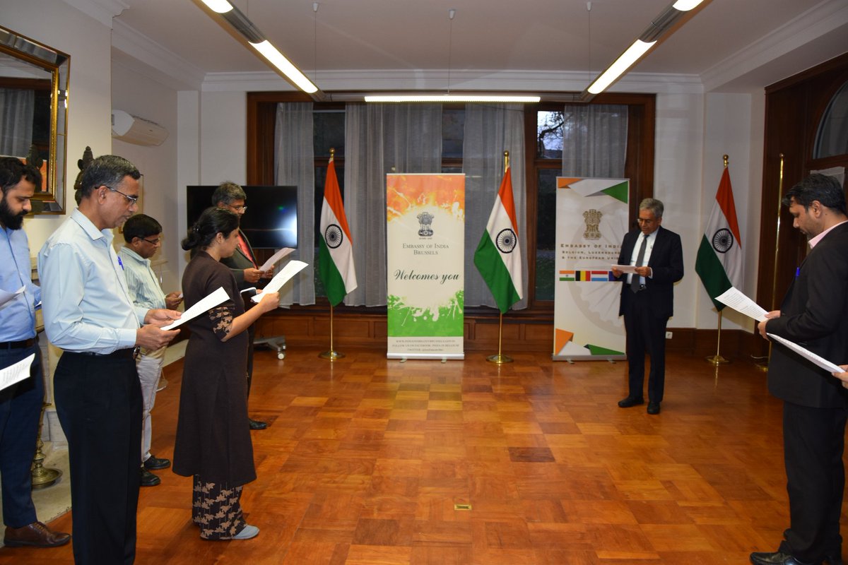 IndEmbassyBru's tweet image. Observing #RashtriyaEktaDiwas on 150th birth anniversary of #SardarVallabhbhaiPatel, the Iron Man who united India,  Amb @AmbSaurabhKumar administered &apos;Rashtriya Ekta Diwas&apos; Pledge to all India based Officers and Officials of the Mission.

#UnityDay2025 #NationalUnityDay