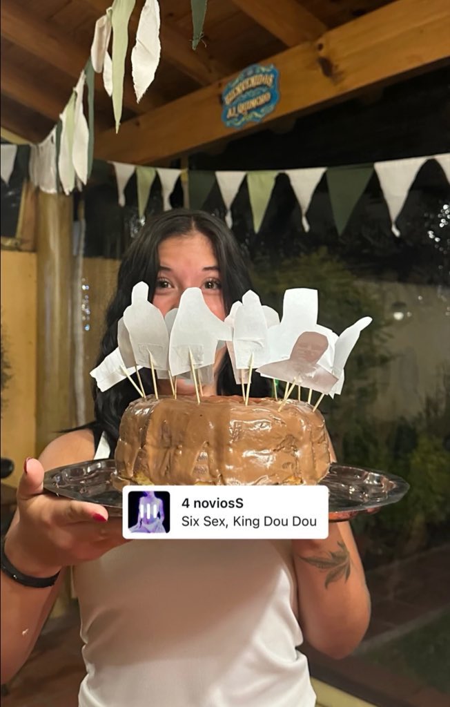 Todos los nombres aparecen en la torta que me hicieron mis amigas, no es casualidad