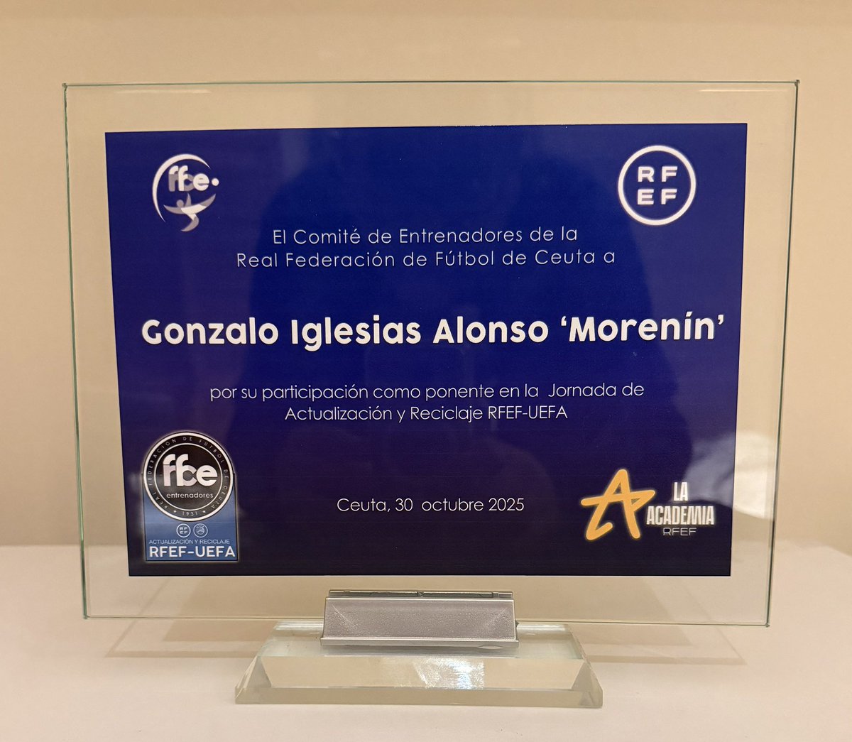 Gracias a la <a href="/EntrenadorRFFCE/">Entrenadores de la RFFCE</a> por la invitación 
Otra experiencia futsalera mas 😎