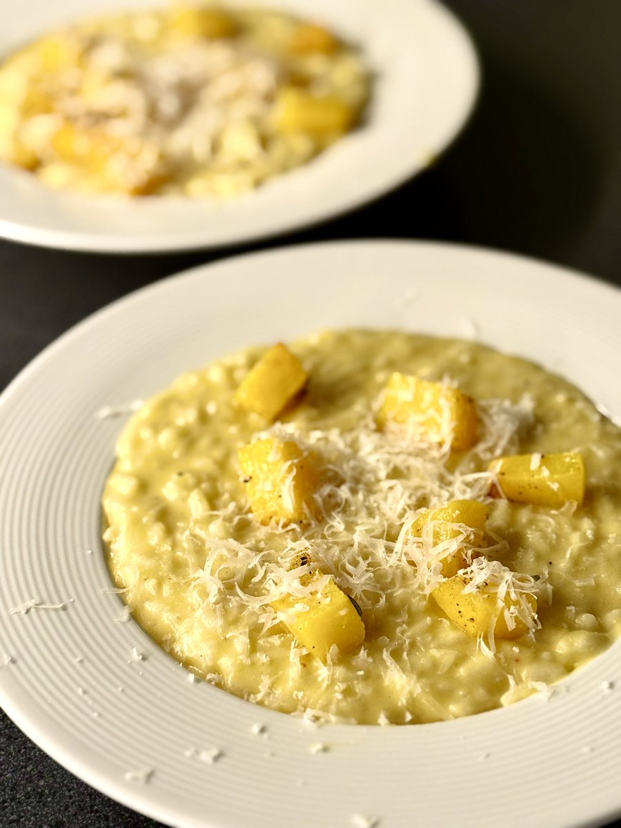 Тыква, купленная пару дней назад, в деле. Ризотто с тыквой. С Хэллоуином всех празднующих!