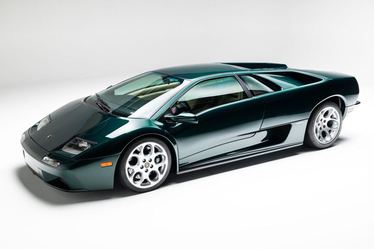 Sold: 2001 Lamborghini Diablo VT 6.0 for $890,000. bringatrailer.com/listing/2001-l…