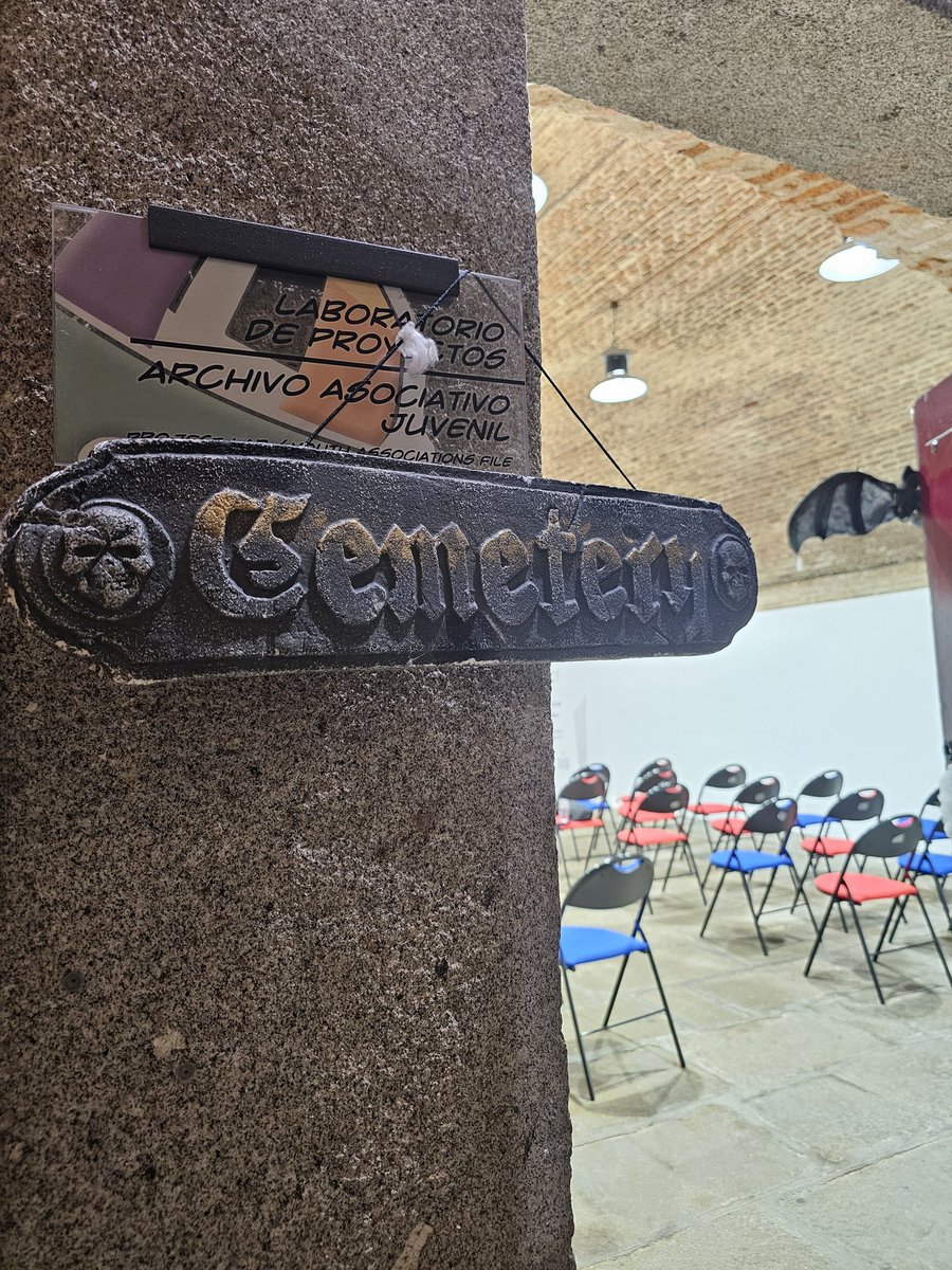 Todo preparado para divertirte en el concurso de disfraces de #Halloween. 🎃👻

Premios, chuches y mucha diversión 🍬🎉